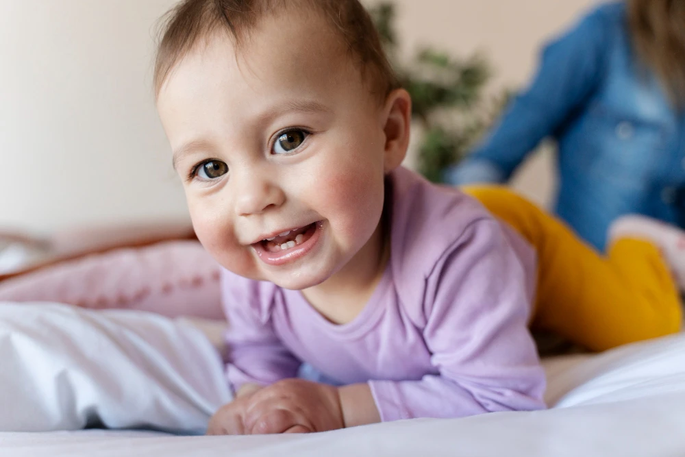 salida de dientes en bebes mes
